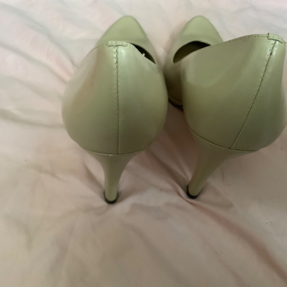 TAHARI Women Shoes - Picture 3 of 5